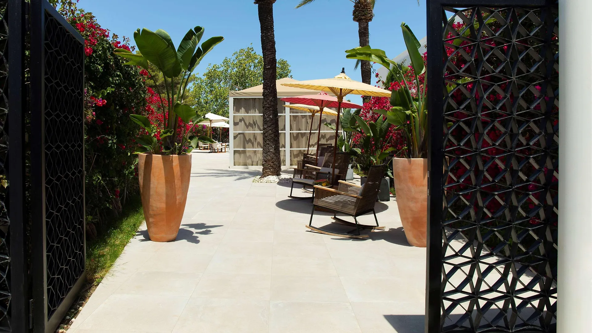 Me Ibiza - The Leading Hotels Of The World Santa Eularia des Riu 5*,  Spanien