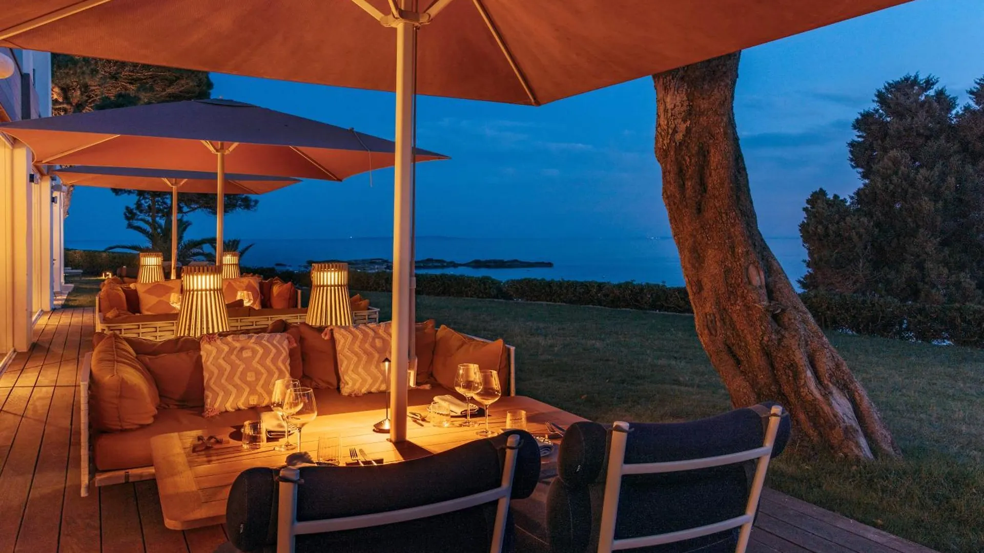 Me Ibiza - The Leading Hotels Of The World Santa Eularia des Riu 5*,  Spanien